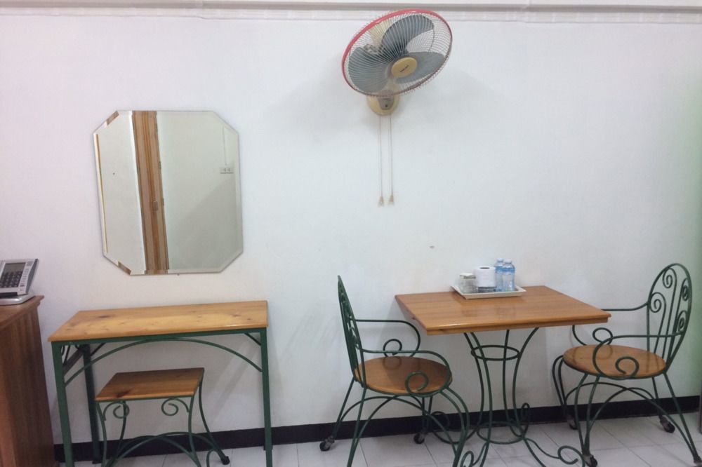 Baankhunmae Apartment Bangkok Zewnętrze zdjęcie