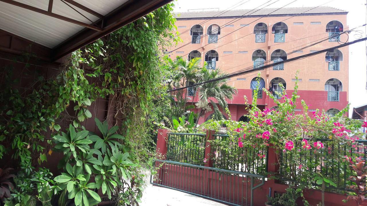 Baankhunmae Apartment Bangkok Zewnętrze zdjęcie